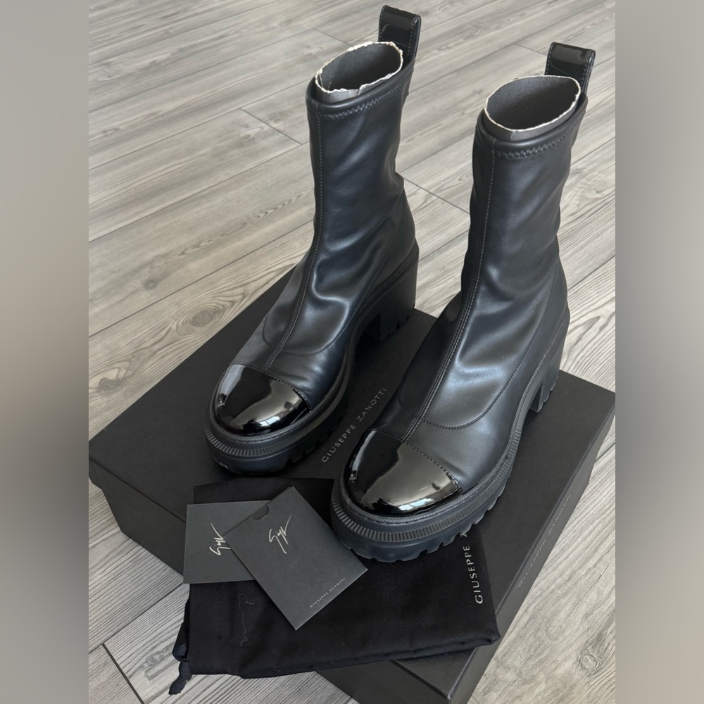 Giuseppe Zanotti “Vicentha” boot WORN ONCE great condition! comes with box.